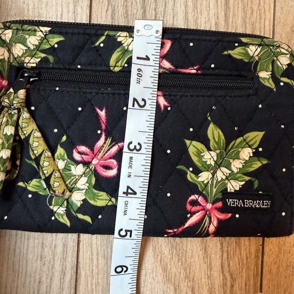 VERA BRADLEY Quilted New Hope Ribbons Card Slot Wallet - Picture 3 of 5